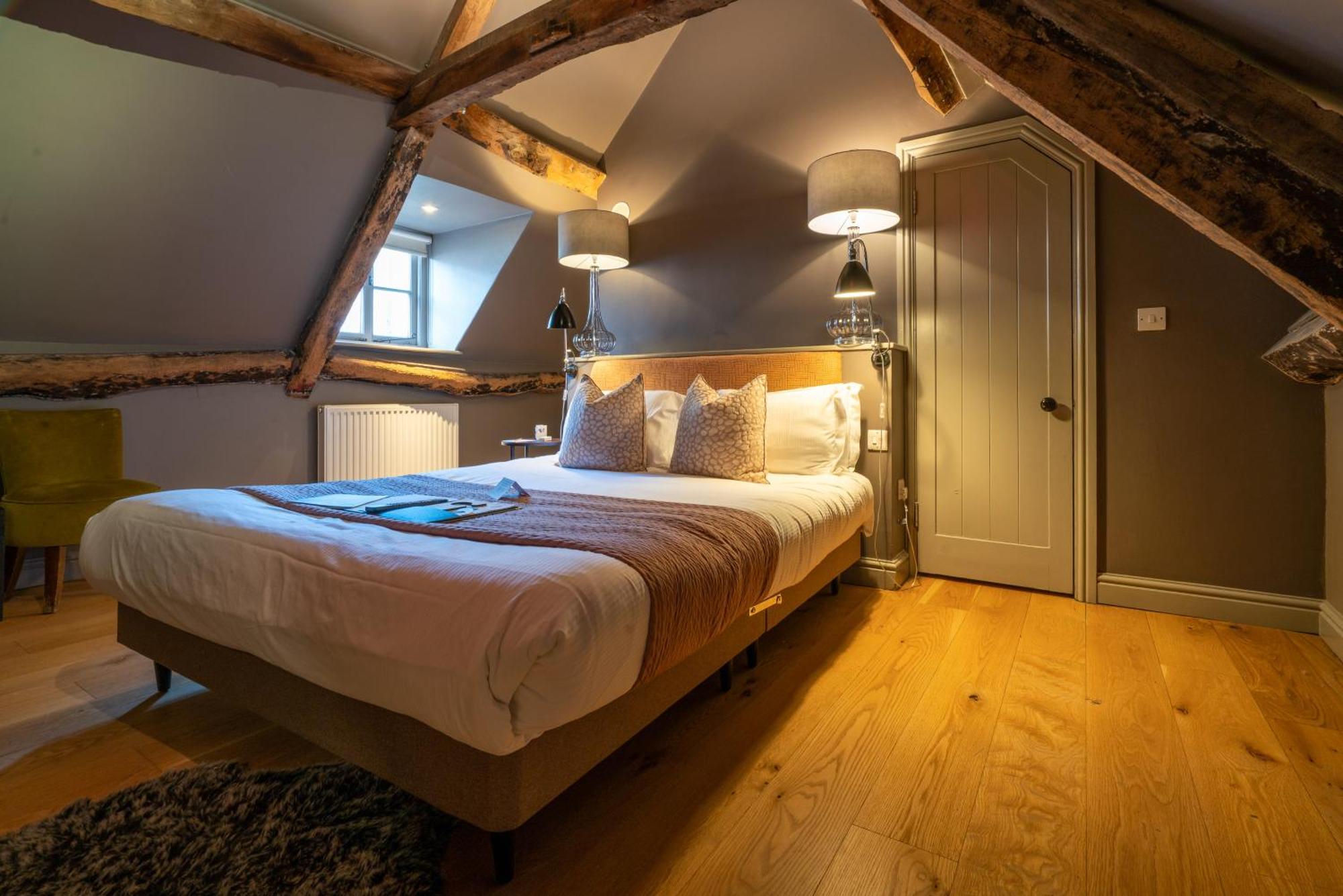 The Archangel,Restaurant & Bar With Rooms Frome Bagian luar foto