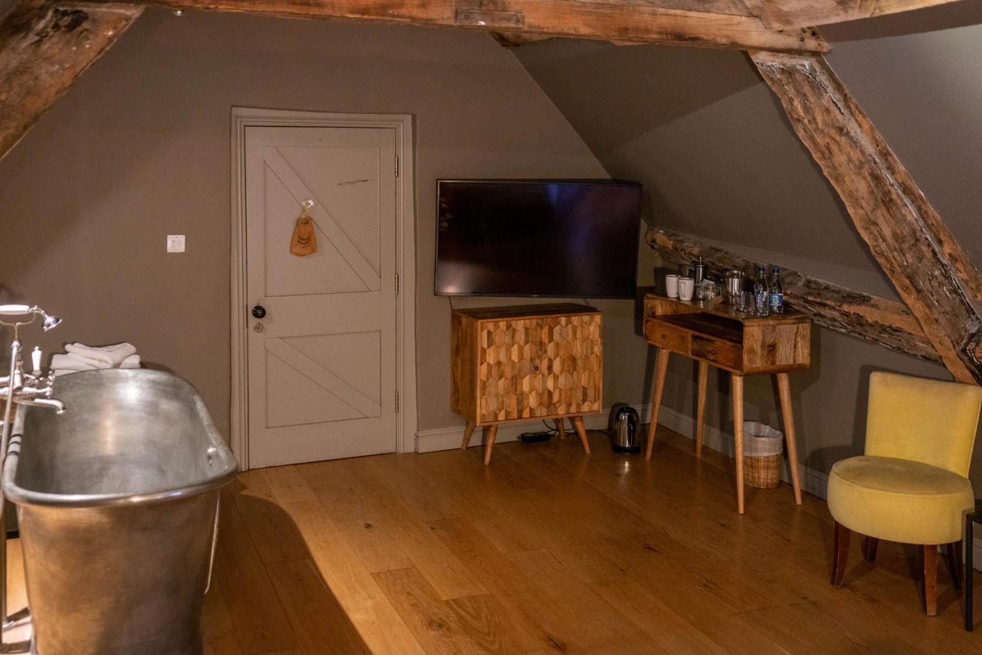 The Archangel,Restaurant & Bar With Rooms Frome Bagian luar foto