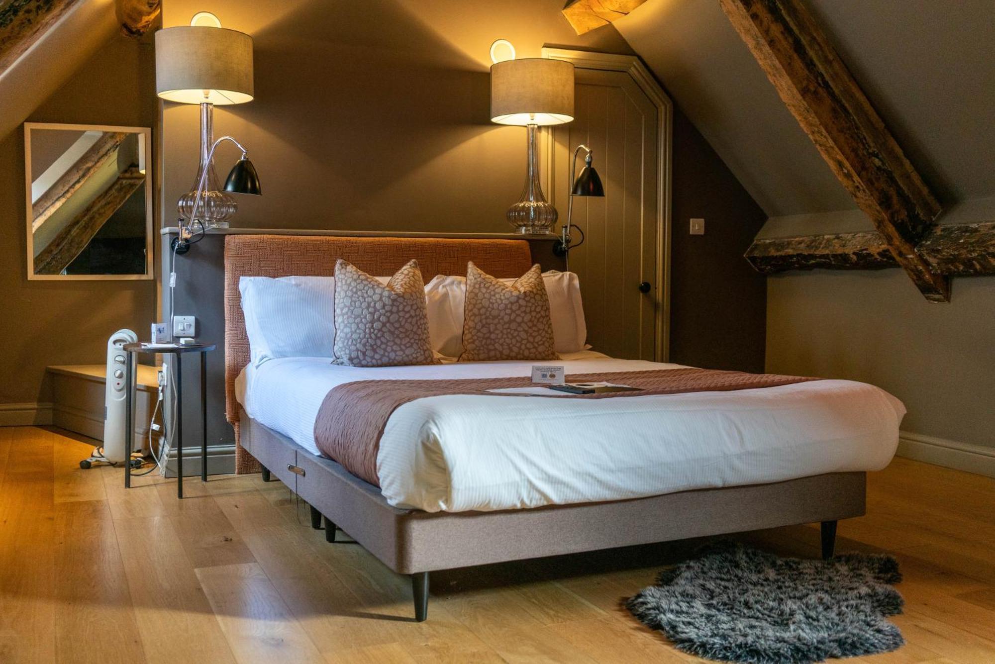 The Archangel,Restaurant & Bar With Rooms Frome Bagian luar foto