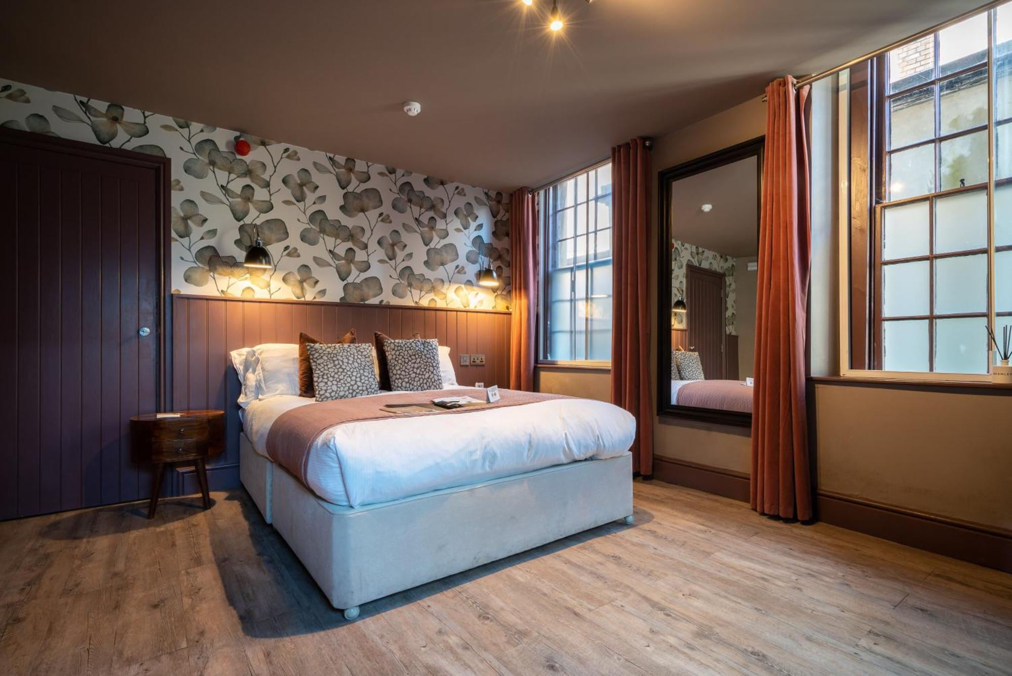 The Archangel,Restaurant & Bar With Rooms Frome Bagian luar foto