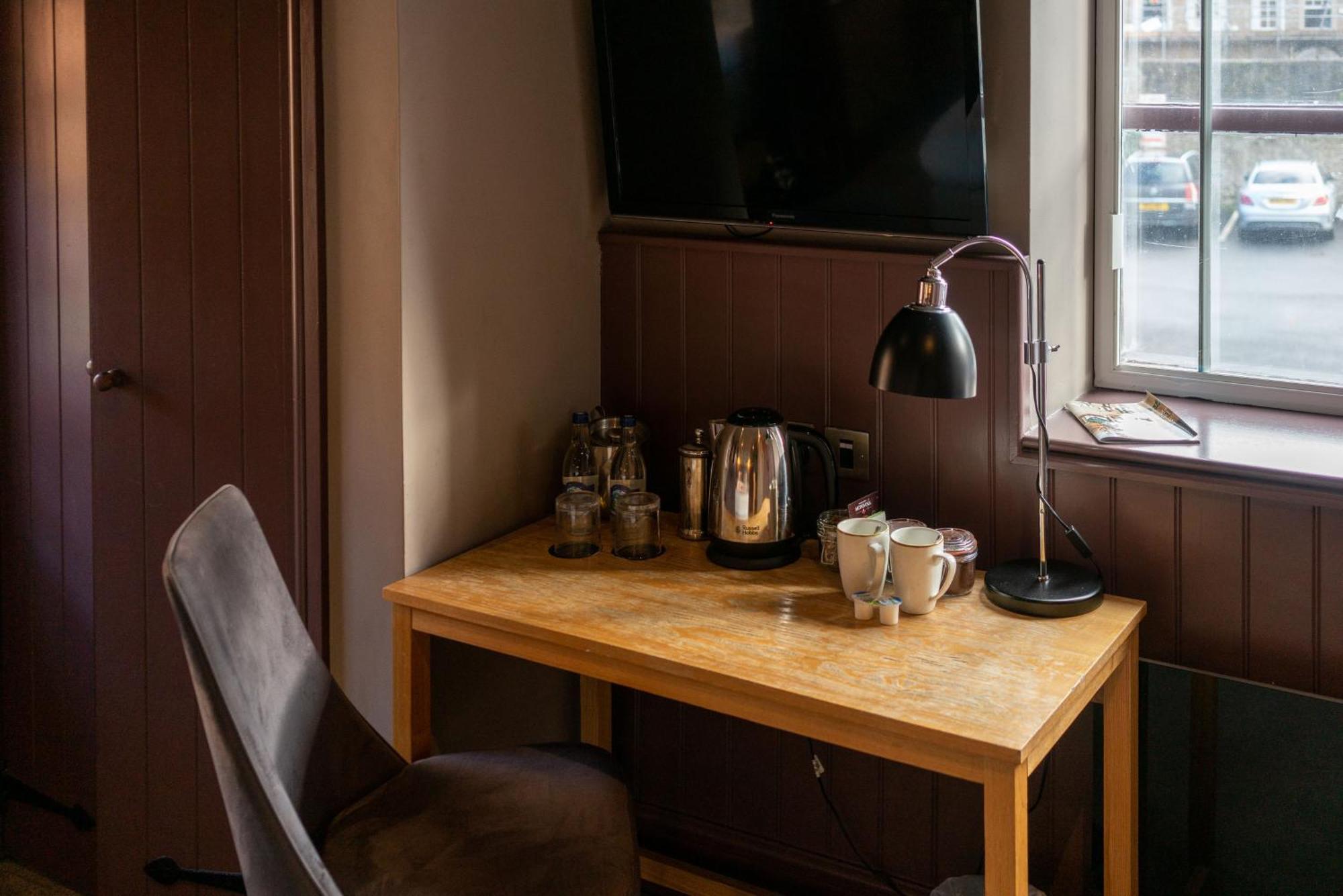 The Archangel,Restaurant & Bar With Rooms Frome Bagian luar foto
