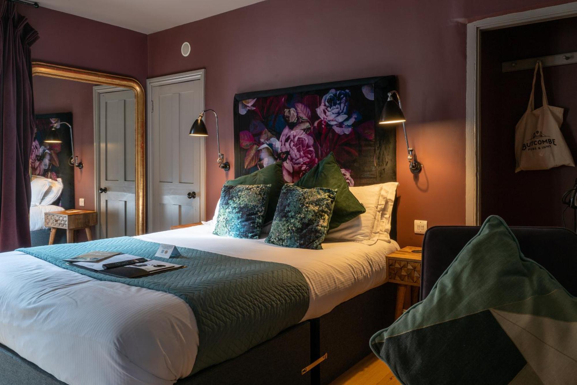 The Archangel,Restaurant & Bar With Rooms Frome Bagian luar foto