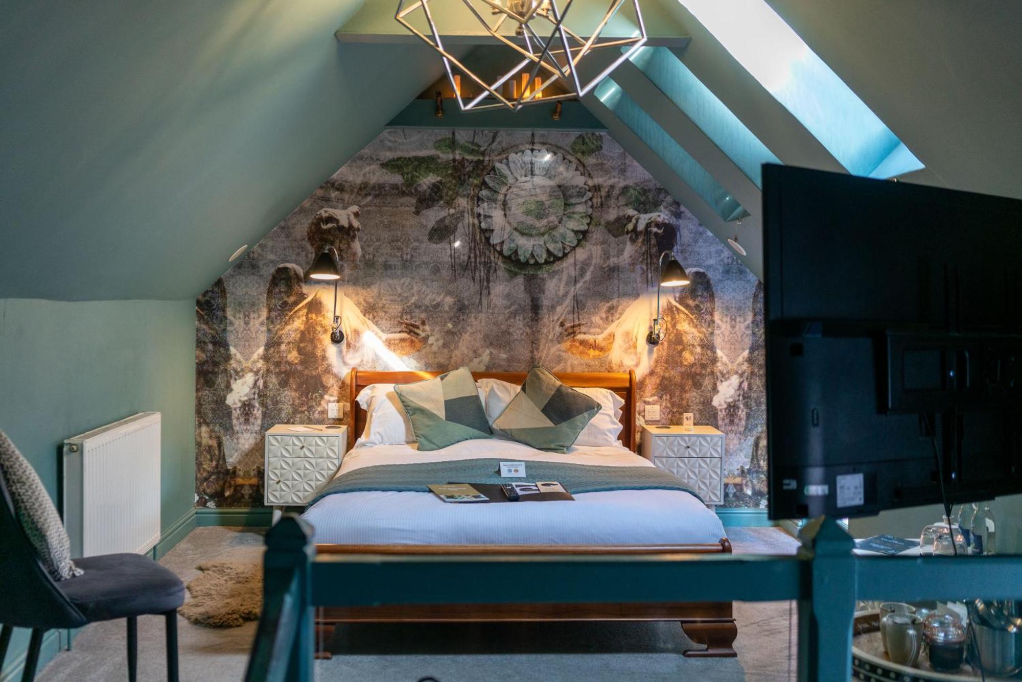 The Archangel,Restaurant & Bar With Rooms Frome Bagian luar foto