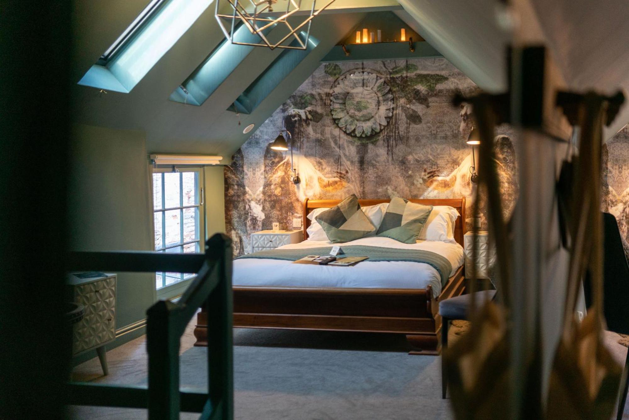 The Archangel,Restaurant & Bar With Rooms Frome Bagian luar foto