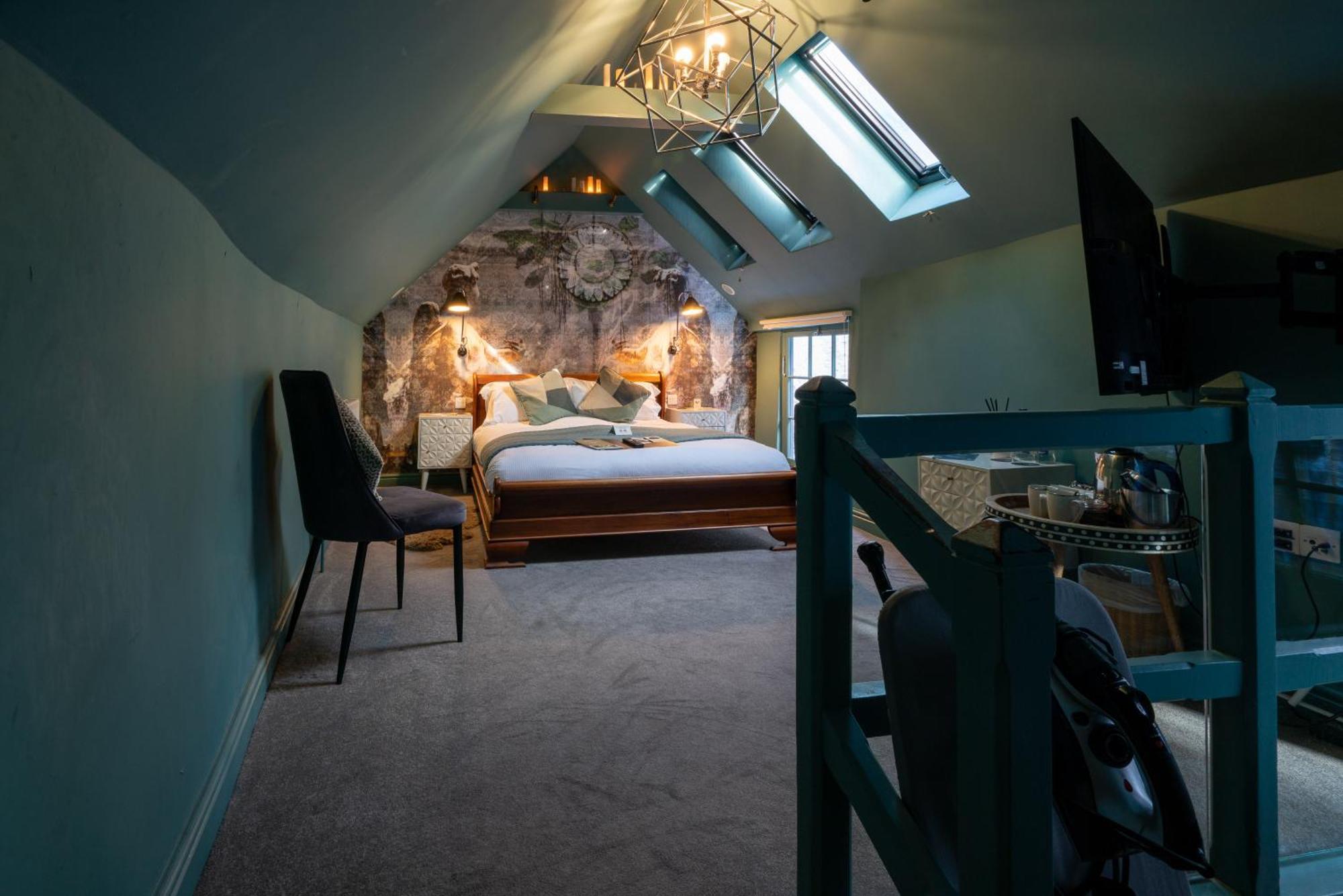 The Archangel,Restaurant & Bar With Rooms Frome Bagian luar foto