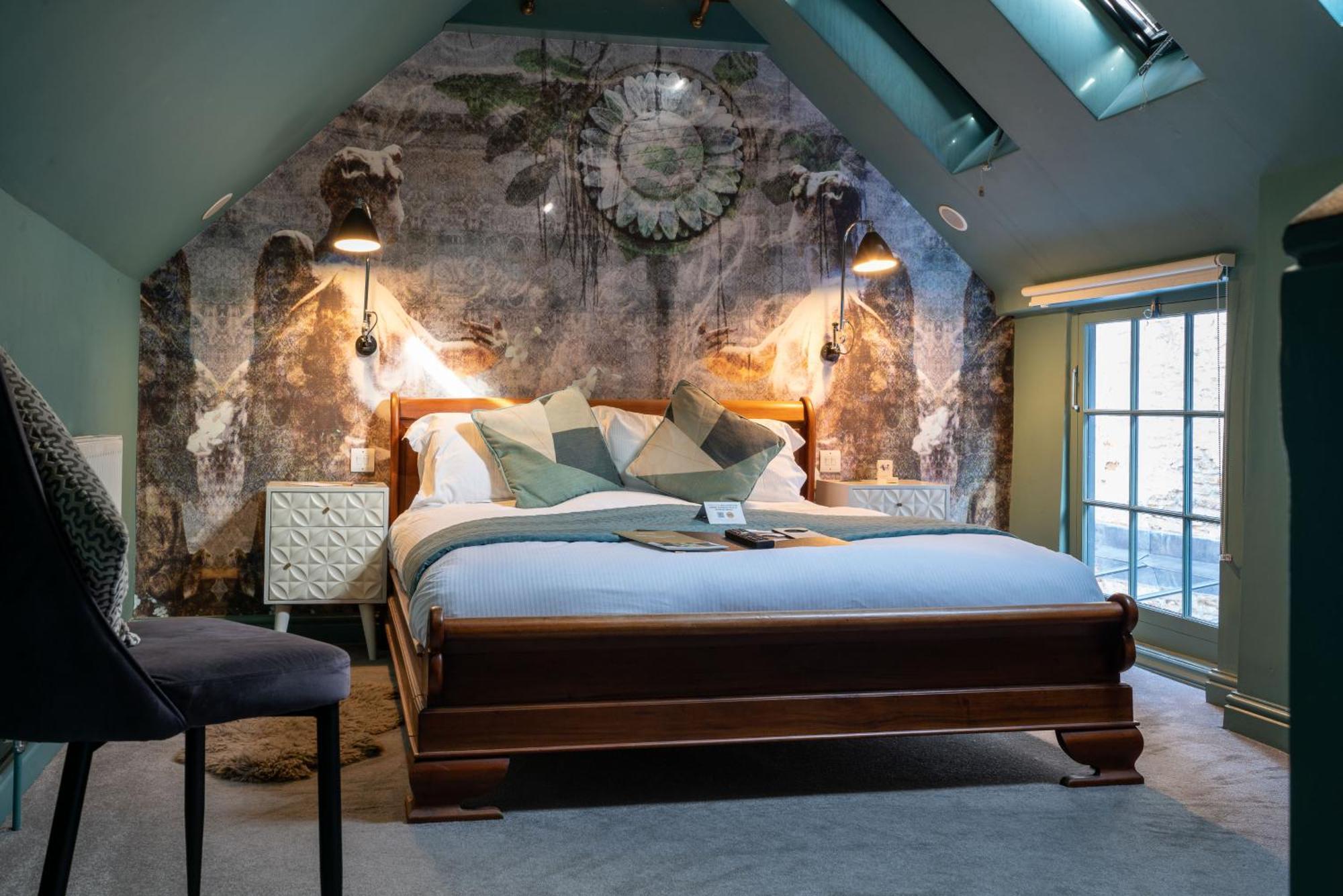 The Archangel,Restaurant & Bar With Rooms Frome Bagian luar foto