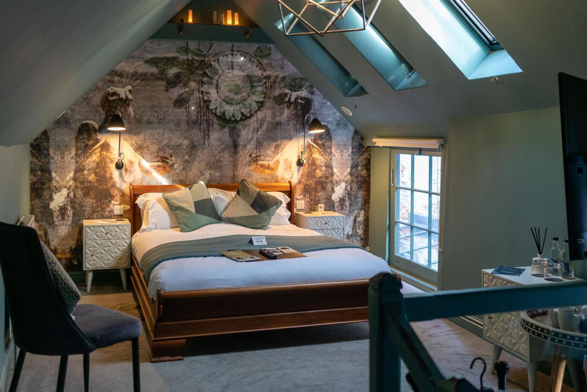 The Archangel,Restaurant & Bar With Rooms Frome Bagian luar foto