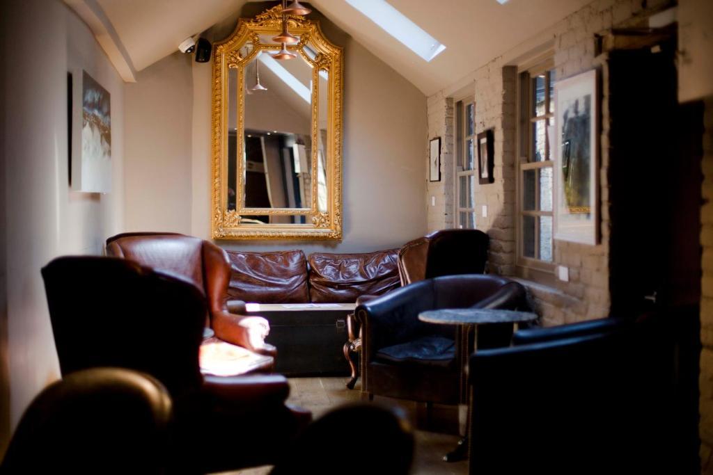 The Archangel,Restaurant & Bar With Rooms Frome Bagian luar foto