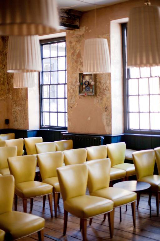 The Archangel,Restaurant & Bar With Rooms Frome Bagian luar foto